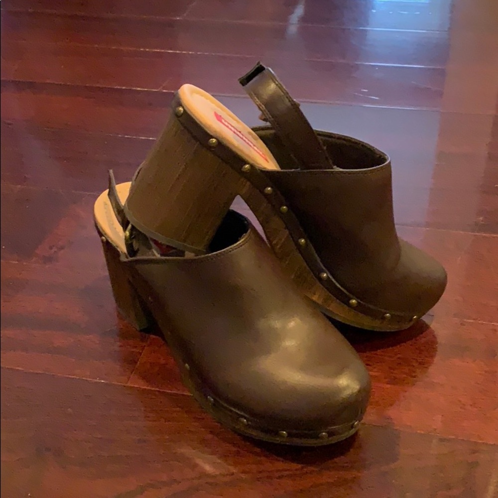 Unionbay Clogs
